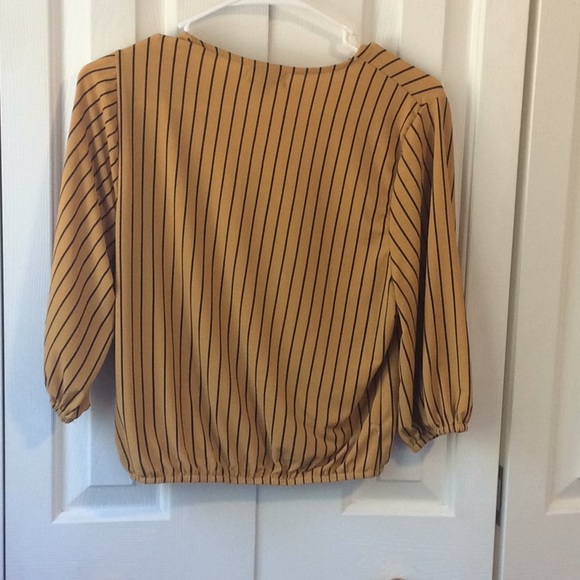 Blouse - Picture 2 of 3